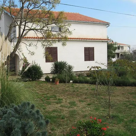 Apartment Dita Nin